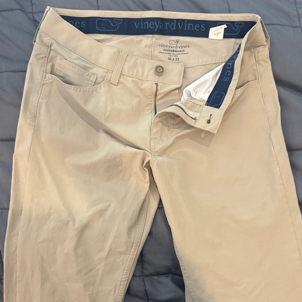 Vineyard Vines Men's Khaki Chinos